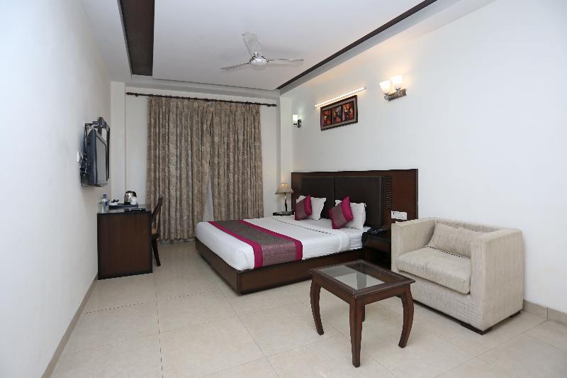 Hotel Alpine Tree Nueva Delhi Exterior foto